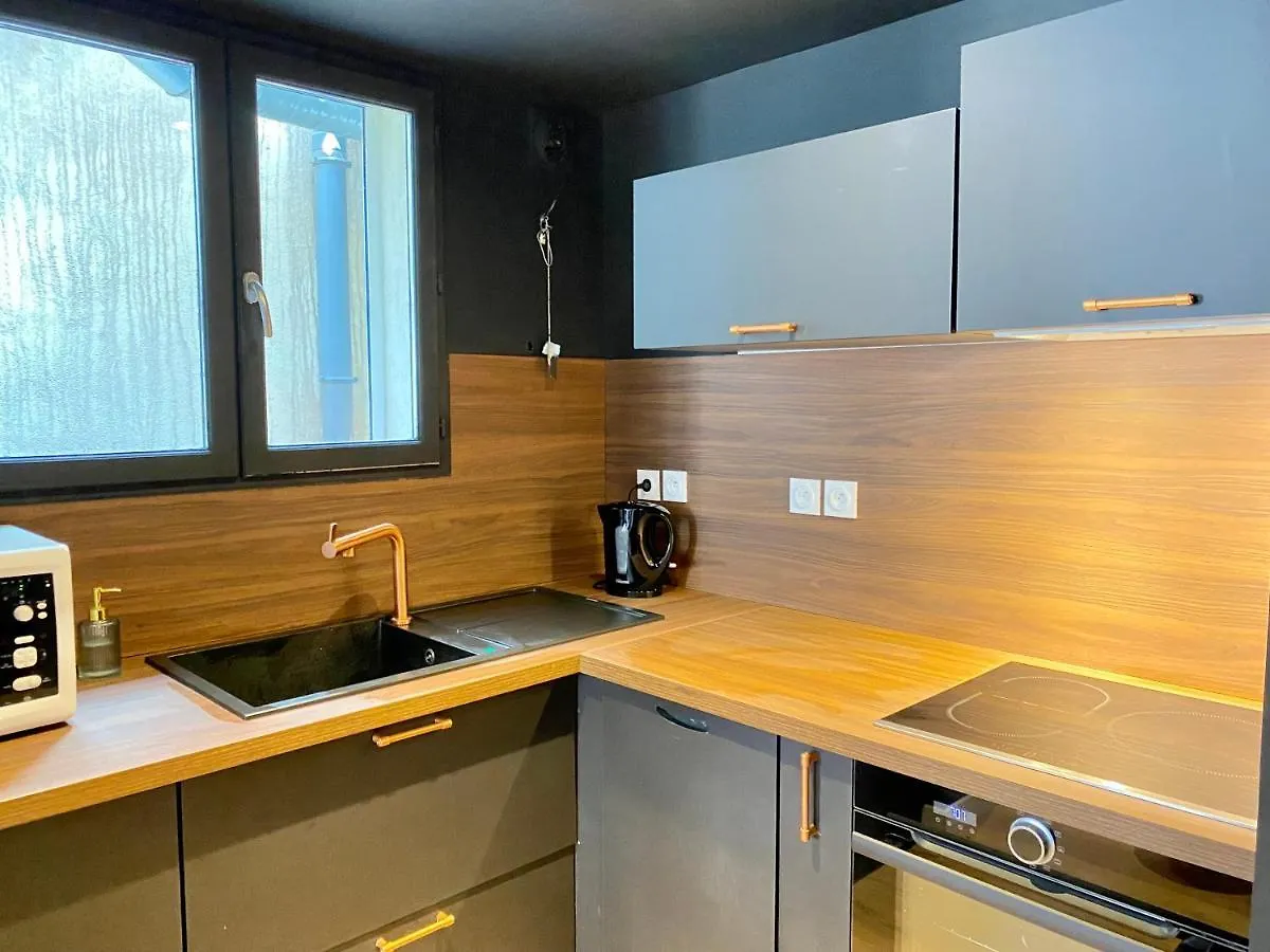 Sv - L'Experience Design Duplex In Marseille Apartment