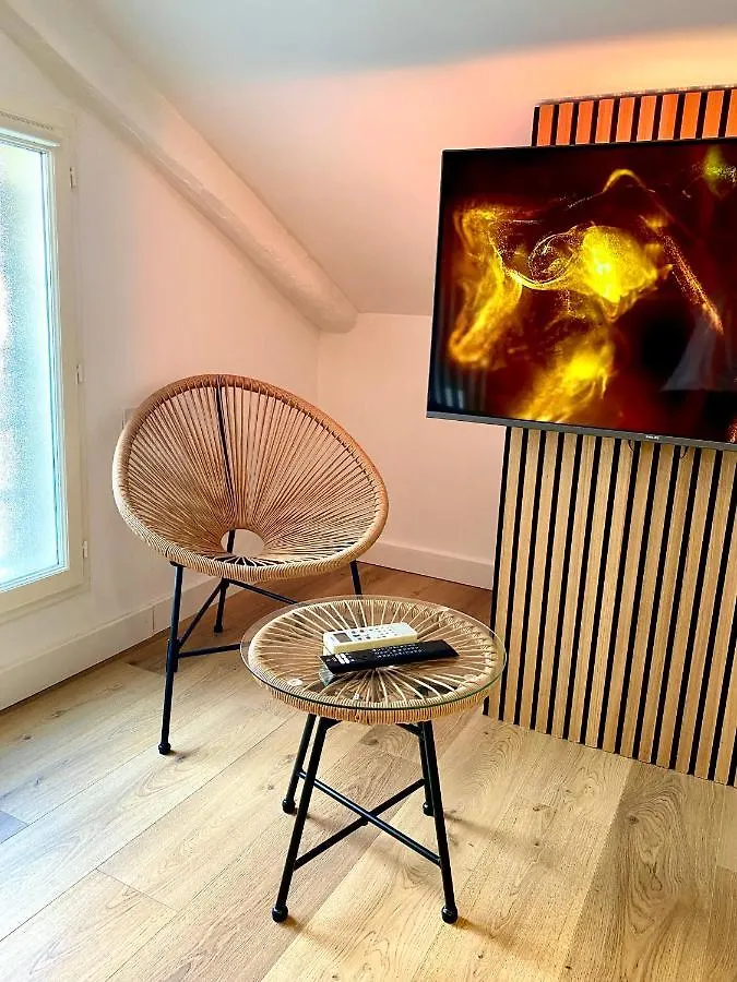 Sv - L'Experience Design Duplex In Marseille Apartment